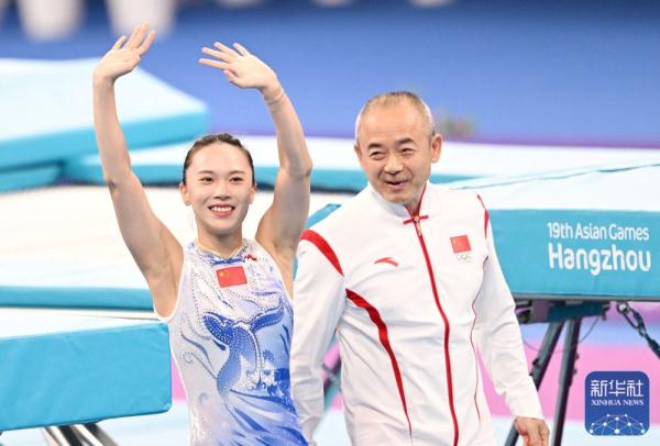 杭州亚运会丨中国队包揽女子蹦床冠亚军 杭州亚运会丨中国队包揽女子蹦床冠亚军