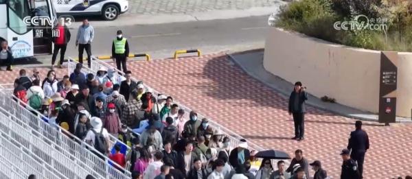 神州处处风景秀 各大景区迎来大批游客持续火爆 神州处处风景秀 各大景区迎来大批游客持续火爆