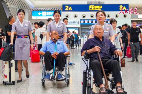 我们在杭州最大的高铁站，护航这个特别的假期！