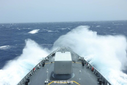 海军第44、45批护航编队顺利完成任务交接