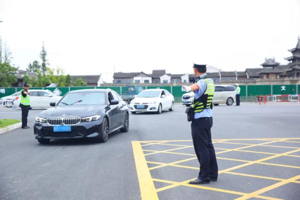 游客量超10万！该景区限流