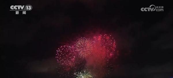 香港、澳门璀璨烟花贺国庆 国庆精彩欢乐多