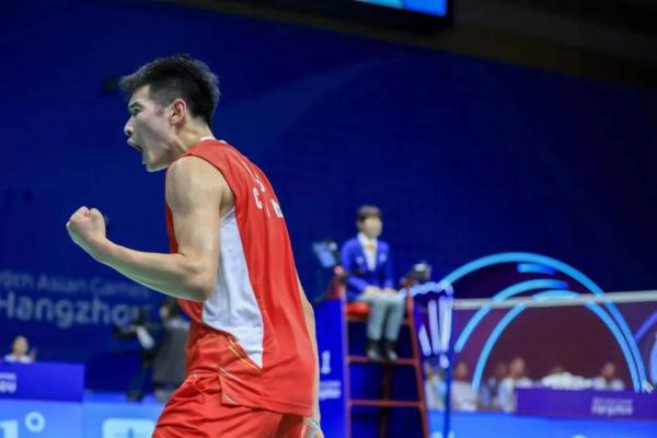 江西第五金!李诗沣助力中国队勇夺男子羽毛球团体冠军 江西第五金!李诗沣助力中国队勇夺男子羽毛球团体冠军