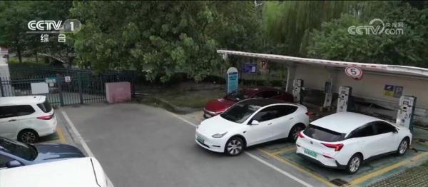 乐享多彩“双节” 新业态、新场景“点亮”假期经济 乐享多彩“双节” 新业态、新场景“点亮”假期经济