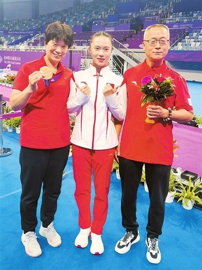 津将朱雪莹女子蹦床个人决赛夺冠 5年的痛 今天在杭州“治愈” 津将朱雪莹女子蹦床个人决赛夺冠 5年的痛 今天在杭州“治愈”