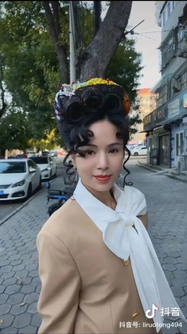 “跳水伯伯”隐退后,天津“盘头大姨”火了 “跳水伯伯”隐退后,天津“盘头大姨”火了