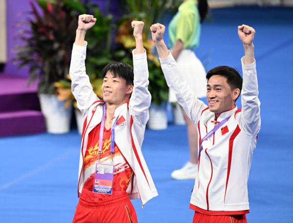 杭州亚运会｜严浪宇摘得蹦床男子个人金牌