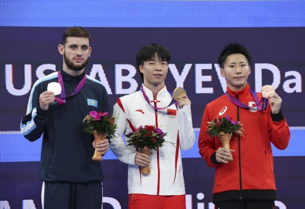 杭州亚运会｜严浪宇摘得蹦床男子个人金牌