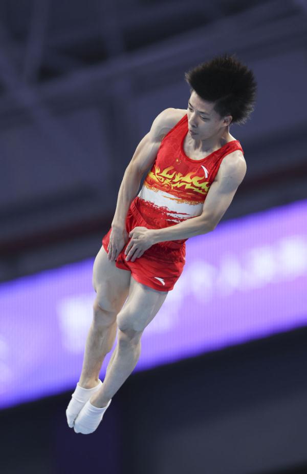 杭州亚运会｜严浪宇摘得蹦床男子个人金牌