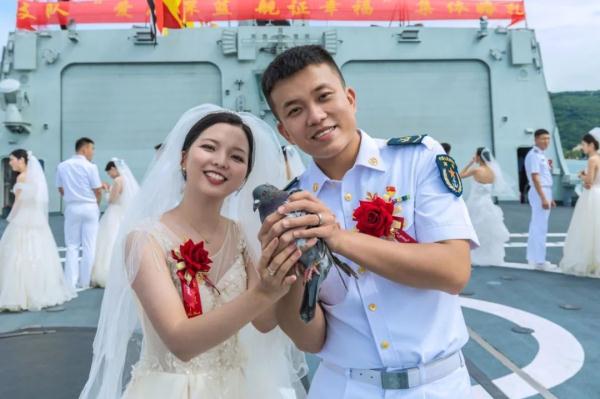 网友：这是我见过排量最大的“婚车”……