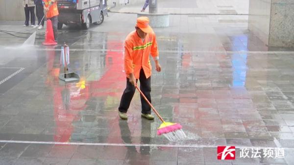 网络博主通宵蹲守揭密长沙街头“变魔术”真相……