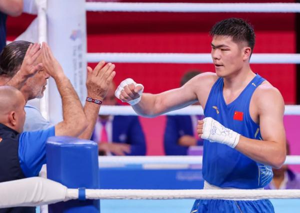 中国拳手托合塔尔别克61唐拉提汗晋级男子80公斤级决赛