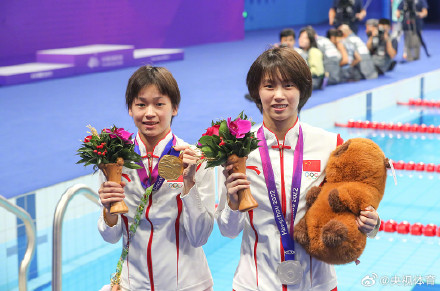 无愧“梦之队”称号 中国跳水队包揽10枚金牌
