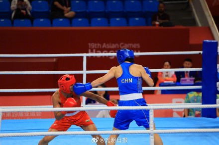 李倩拳击女子75公斤级夺金