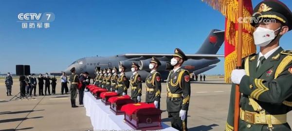 致敬祖国！身穿“空军蓝” 心向“中国红”