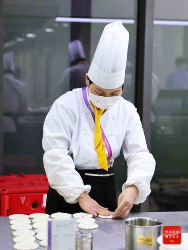 微光汇聚，成就亚运之光