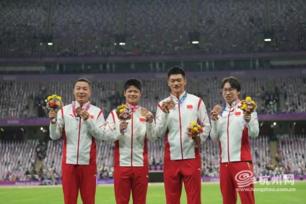 见证历史!苏炳添等7人“签收”奥运奖牌!她的这块迟到了11年 见证历史!苏炳添等7人“签收”奥运奖牌!她的这块迟到了11年