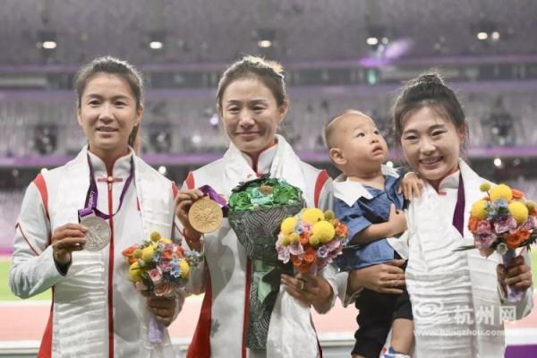 见证历史!苏炳添等7人“签收”奥运奖牌!她的这块迟到了11年 见证历史!苏炳添等7人“签收”奥运奖牌!她的这块迟到了11年