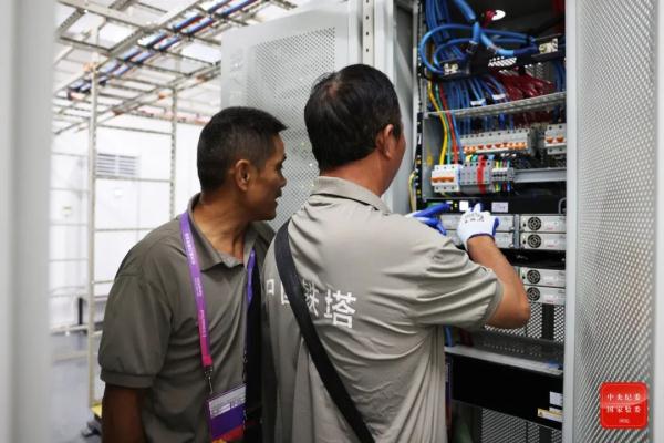 微光汇聚，成就亚运之光