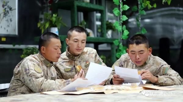 家乡的月饼、一封封手写信件……大家的心意边防官兵收到了！