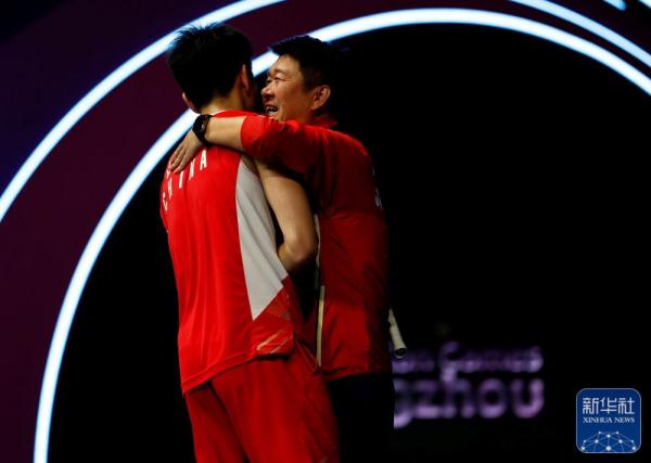 杭州亚运会｜李诗沣晋级羽毛球男单决赛