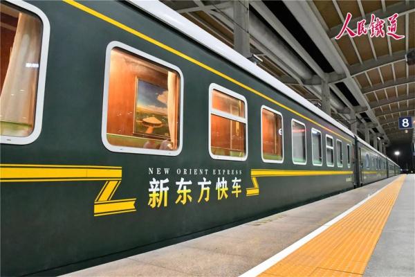 坐火车游新疆!车上还有独立卫浴 坐火车游新疆!车上还有独立卫浴