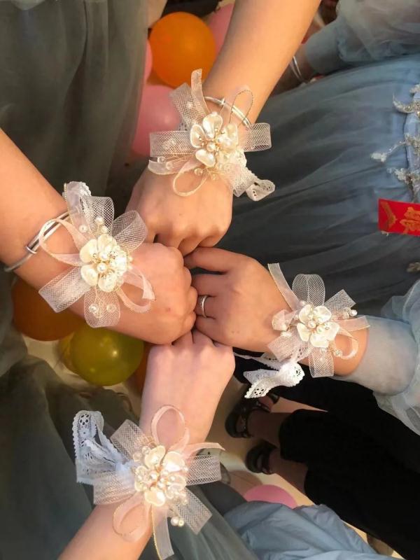 职业伴娘国庆8天8场婚礼：每单二三百，不接婚闹