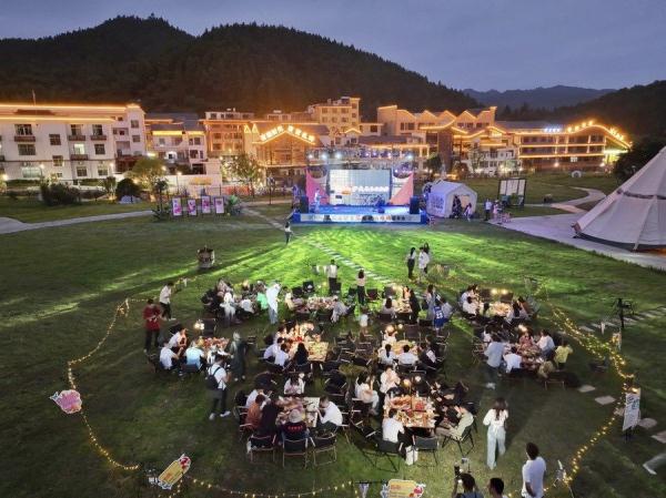 “露营+”释放中国文旅消费新动能 “露营+”释放中国文旅消费新动能