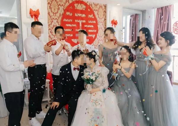 职业伴娘国庆8天8场婚礼：每单二三百，不接婚闹