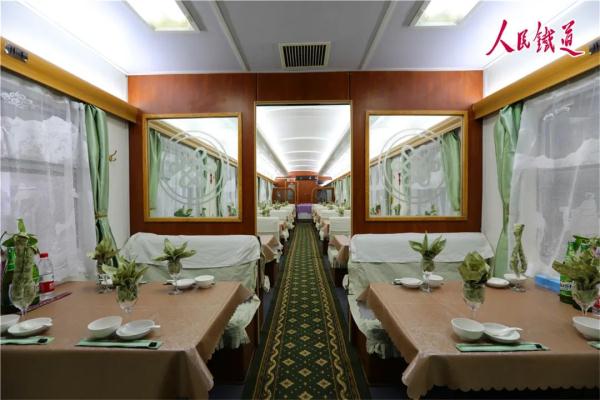 坐火车游新疆!车上还有独立卫浴 坐火车游新疆!车上还有独立卫浴