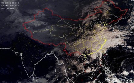 双预警齐发!台风“小犬”向雷州半岛靠近 双预警齐发!台风“小犬”向雷州半岛靠近