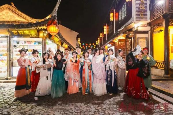 第34届上海旅游节今天闭幕，共接待市民游客3846.8万人次