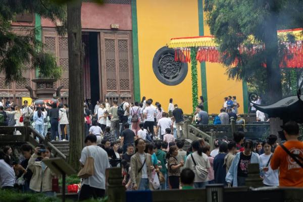 亚运会带火杭帮菜！杭州8万家餐饮店假期营收32亿元