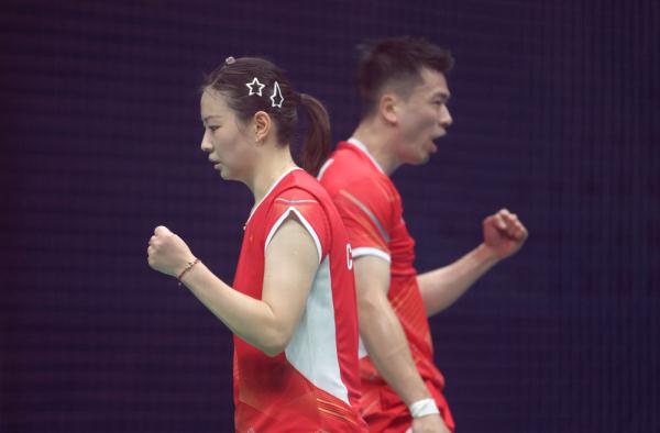 杭州亚运会｜郑思维/黄雅琼夺得羽毛球混双冠军