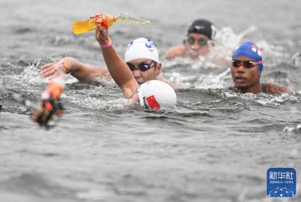 杭州亚运会丨中国选手包揽马拉松游泳男子10公里冠亚军