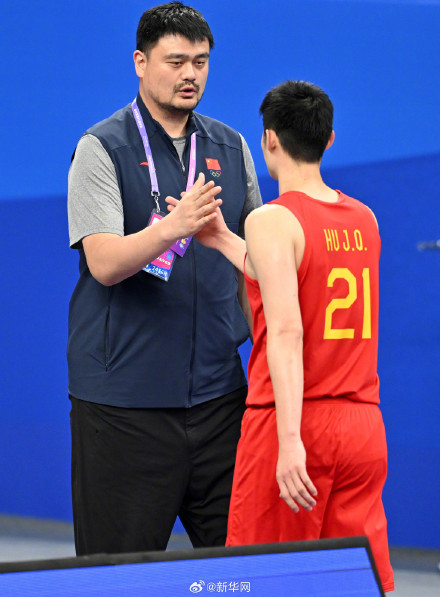 姚明说好奇自己没去NBA会怎样