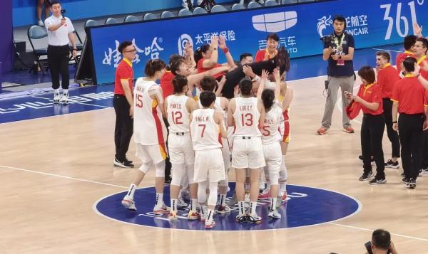 女篮巅峰对决！背景音乐亮了……