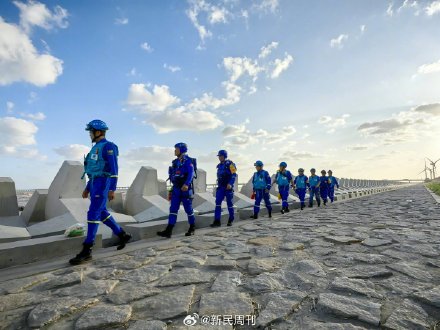 上海蓝天救援队加入4岁女童海滩搜救行动，目前仍未发现女童踪迹