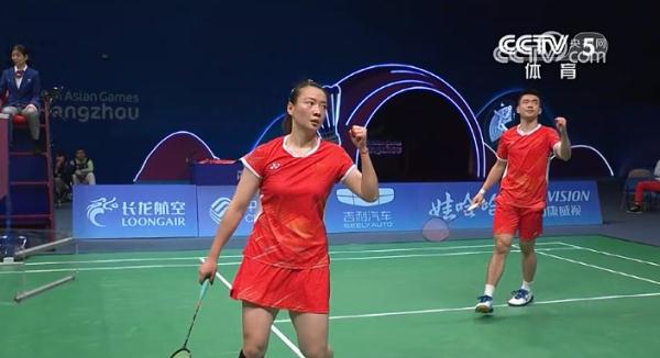 郑思维/黄雅琼夺得杭州亚运会羽毛球混双金牌