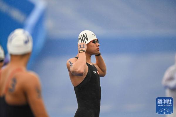 杭州亚运会丨中国选手包揽马拉松游泳男子10公里冠亚军