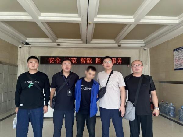 殷某某，潜逃32年！被南昌警方抓获