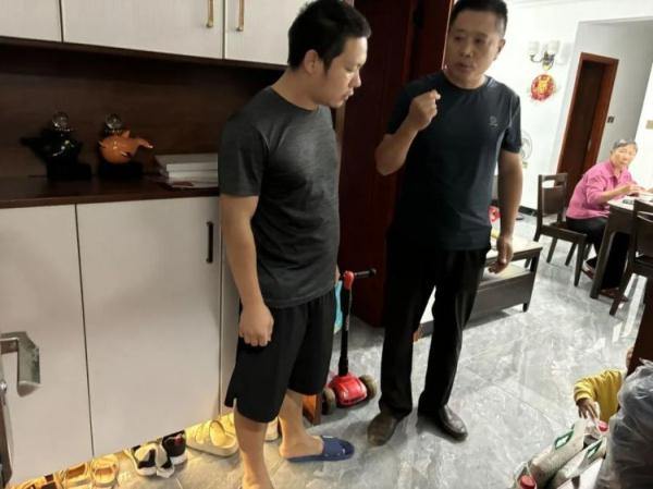 桂林自来水公司通报临桂区出现“黄水”现象：派送水车上门送水