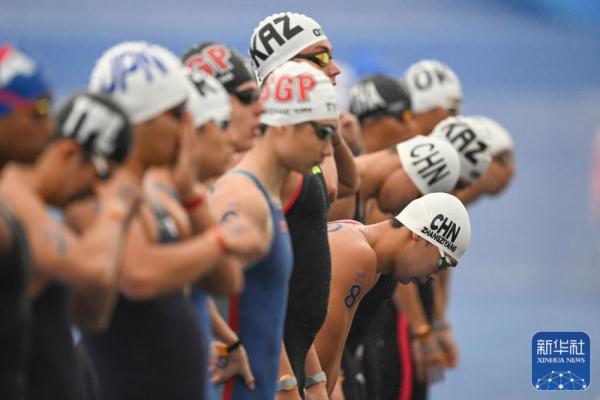 杭州亚运会丨中国选手包揽马拉松游泳男子10公里冠亚军
