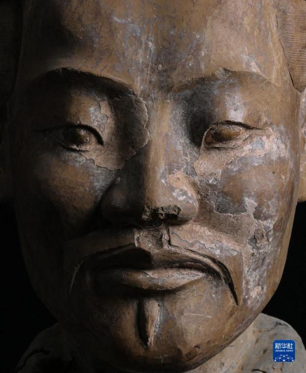 文明印记——中国珍贵文物影像志丨守护“中国色彩”——探秘秦始皇陵彩色兵马俑修复