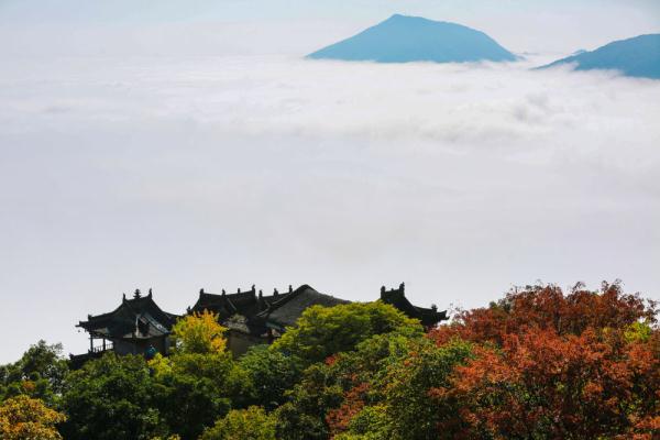 甘肃平凉：崆峒山雨后秋景如画