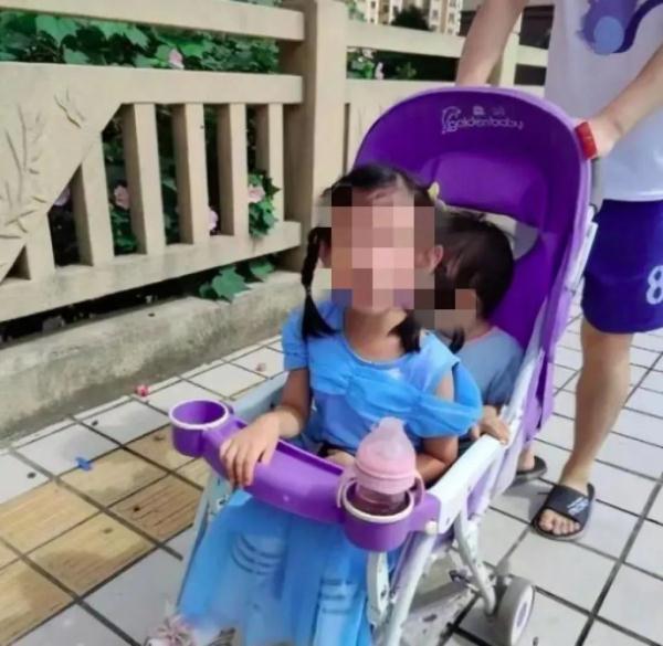 走失女童之前丢过?父亲是继父?警方辟谣!记者探访事发海滩→ 走失女童之前丢过?父亲是继父?警方辟谣!记者探访事发海滩→