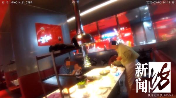 来沪情侣在17家餐厅都吃出玻璃碴?!哺乳期女友满口鲜血敲诈万余元,男方却…… 来沪情侣在17家餐厅都吃出玻璃碴?!哺乳期女友满口鲜血敲诈万余元,男方却……