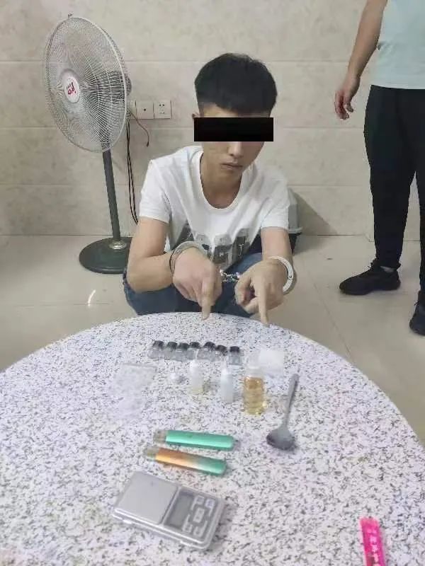 “上头电子烟”竟是毒品!海南警方侦破一起新型成瘾性毒品案 “上头电子烟”竟是毒品!海南警方侦破一起新型成瘾性毒品案