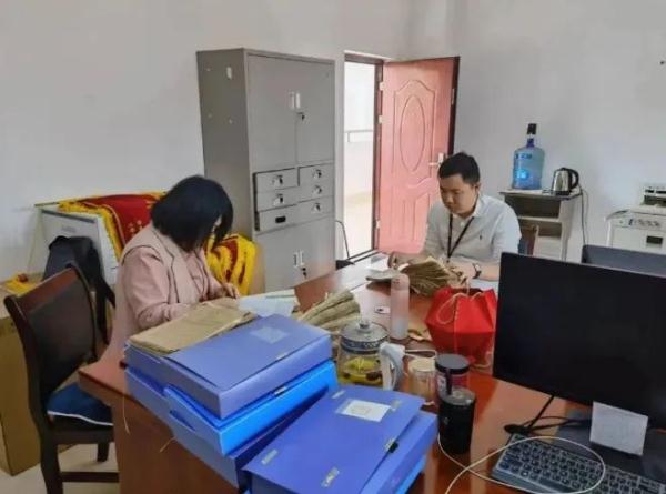 持刀杀人逃跑,警方只有他一张19岁照片,32年后在遵义落网,“低调”做人已有家室 持刀杀人逃跑,警方只有他一张19岁照片,32年后在遵义落网,“低调”做人已有家室