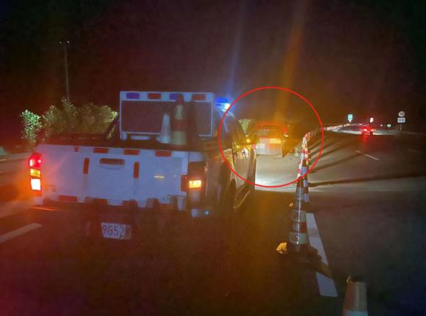 “我的车在高速自动驾驶,牛不牛!” 下一秒砰!砰!砰! “我的车在高速自动驾驶,牛不牛!” 下一秒砰!砰!砰!